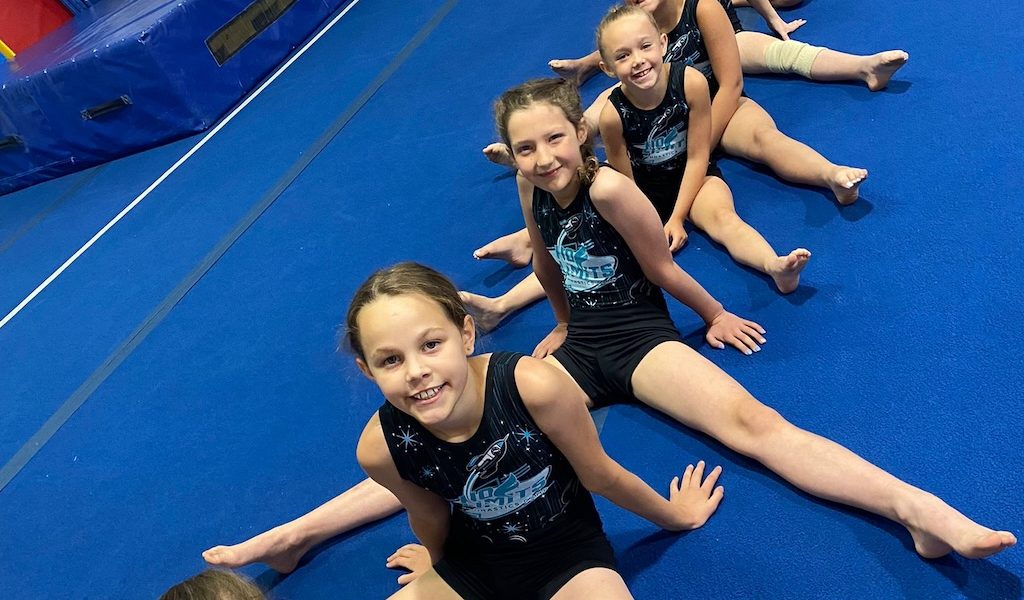 Athletes sitting in line No Limits 2025